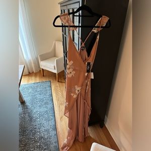 Brand new with tags Lulu’s Dress Size M.